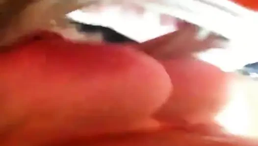 il seccoue sa truie en levrette et film ses grosse mamelles