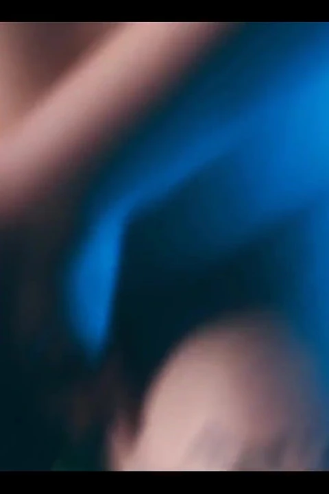 Son bölüm gel vibratör ve amcığımın içindeki bu dev dildoyla keyfimi çıkarmamı izle!