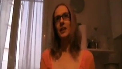 Sarışın milf gangbanged içinde tüm delikler