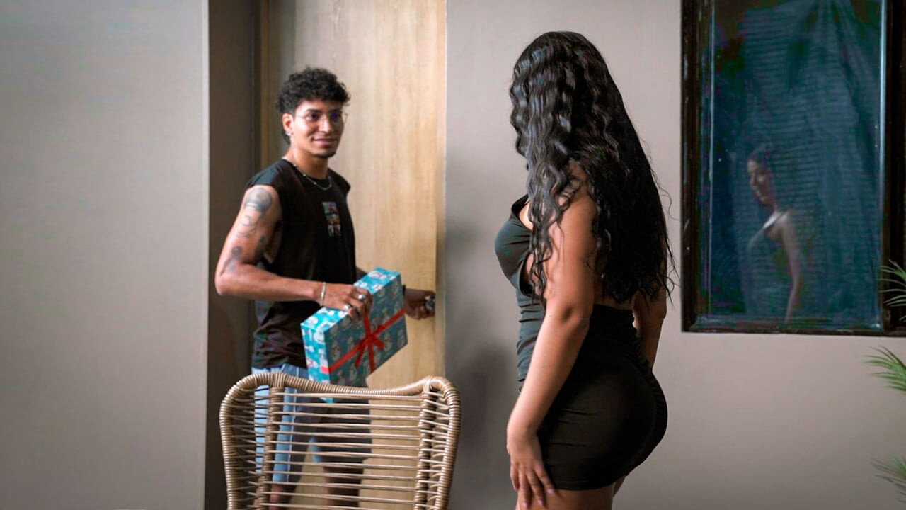My stepson's best friend knows how to give good gifts hard sex! - thiago lopez & lina henao