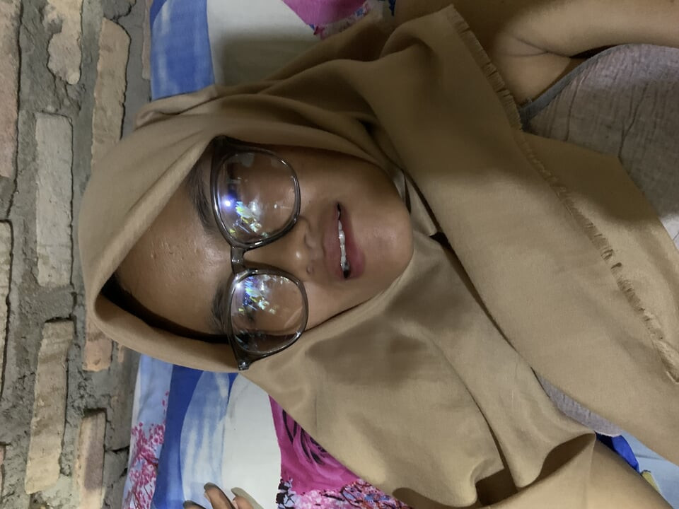 Ev sahibi: A Girlfriend