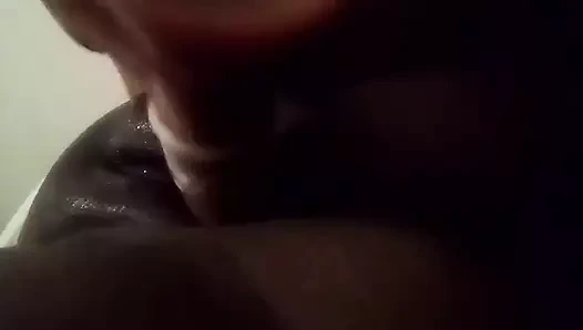 Siyah amcık dildo sikiyor