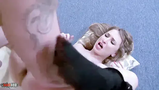 Michele onun küçük al lot alıyor!