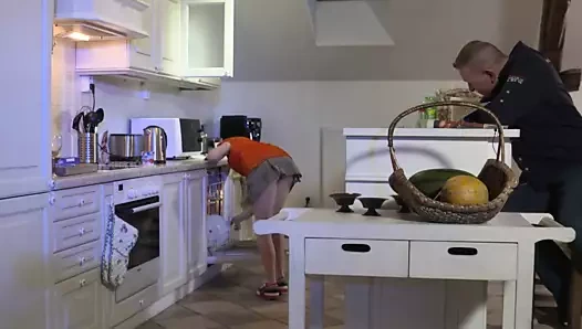 İyi sikişiyor!!! - (tam hd film, yeniden şekillendirme versiyonu)