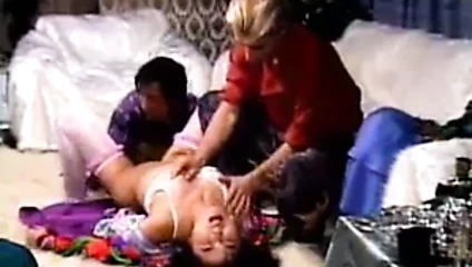 Klasik japon güzellikleri sahip olan bir orgazm