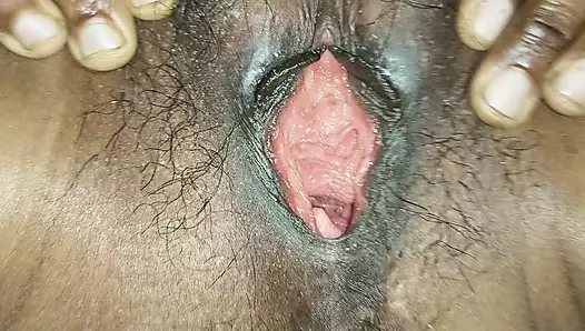 Seks yaparken eğlendim. Bu yüzden Hindistan'ın kızı olduğum için çok mutluyum, üvey erkek kardeşim beni sikiyor!