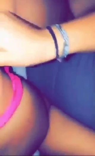 Mrsosa gangbang avec 2 marocaine