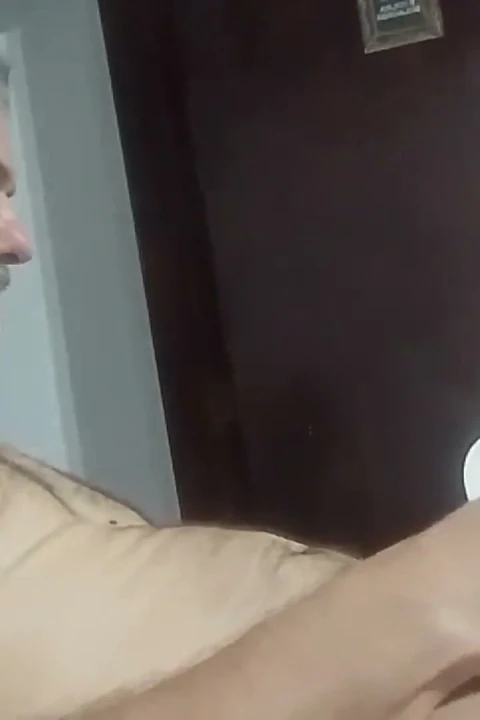 Bir kıçla yatmak deli gibi