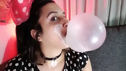 Baloncuk pisliği yapıyor - minnie kıyafeti - tavşan tezgahçı