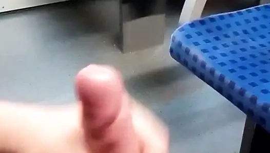 adam masturbasyon üzerinde Alman tren