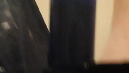 İş yerinde büyük sikimi pompalamak için saklanıyorum