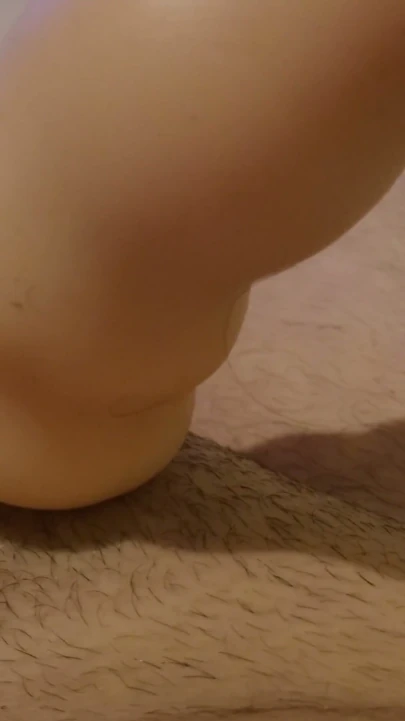 Genç adam mastürbasyon yapıyor ve anal seks yapıyor | Clip 2