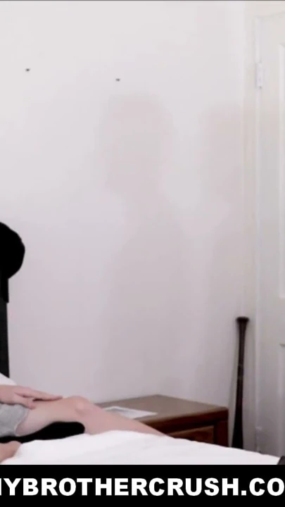 Bakire twink sarışın adım kardeş seks ile jock adım kardeş | Klip 1