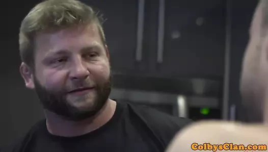 düz muscle sporcu vurma oda arkadaşları göt