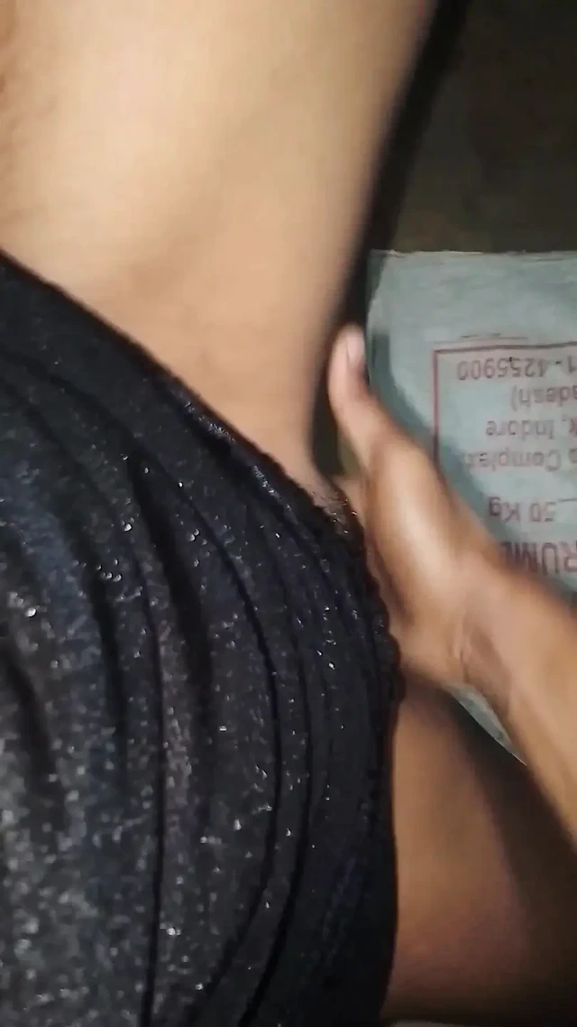 Ev hanımı desi yenge yalıyor