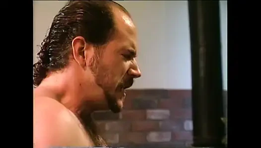 Zengin orta yaşlı seksi kadın kocasını aldatıyor