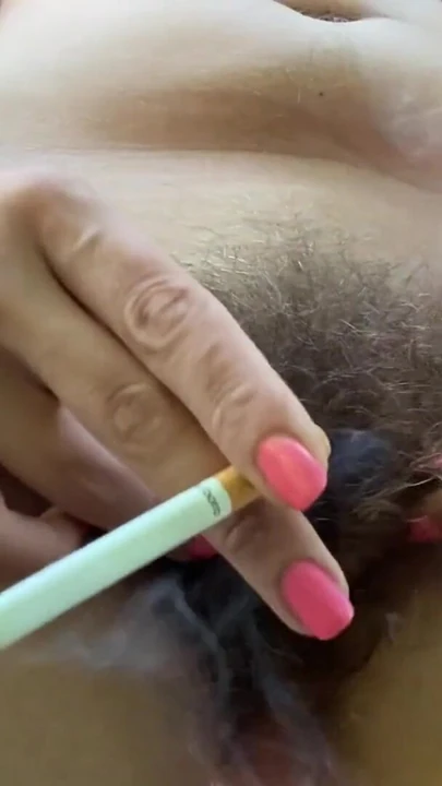 Обязательный для обмена момент из "Волосатая киска на улице в любительском видео, подборка"