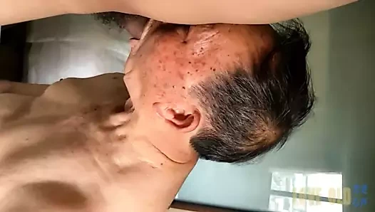 Aisian genç adam sikme eski baba 1