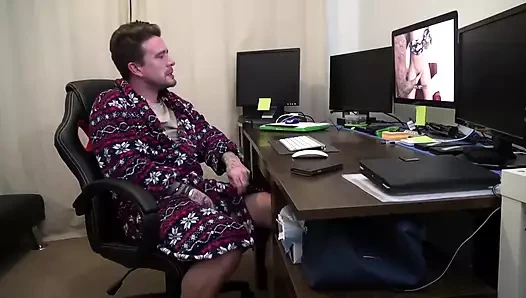 Dövmeli Jess scotland luke hotrod'un yüzüne püskürtülür