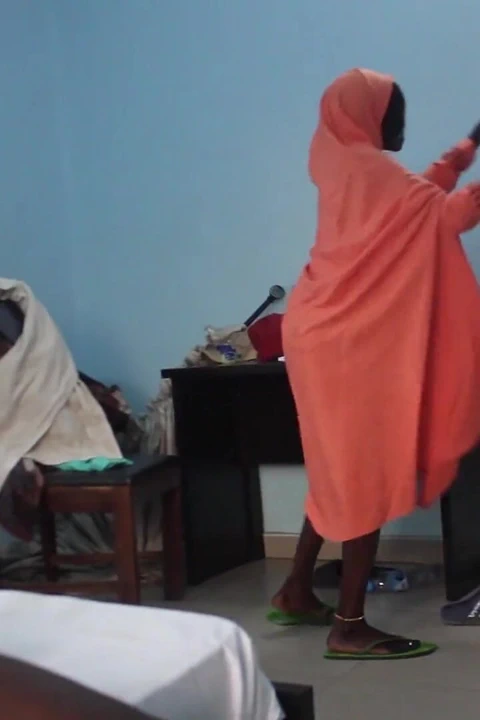 Azgın Müslüman Orta Yaşlı Seksi Kadın Göt Deliğini Siktiriyor