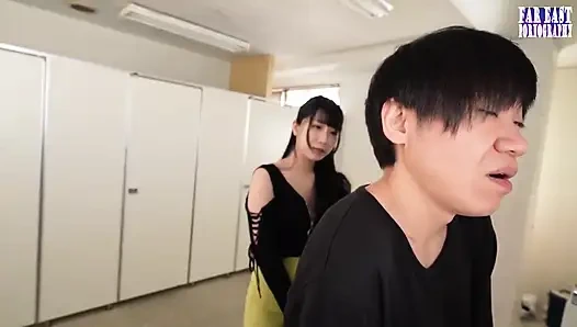 Legal Night Bar'da cesur bir güzellikle tanışmak -ep3