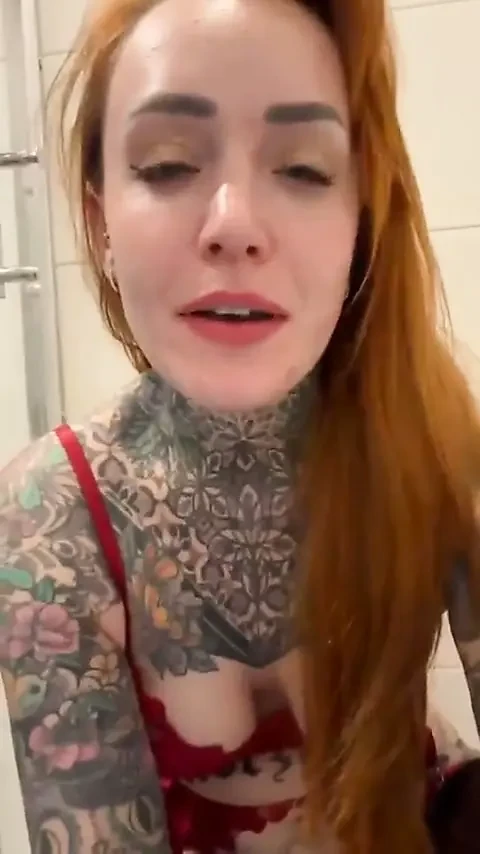 Kıçına dildo ve tam bir balon