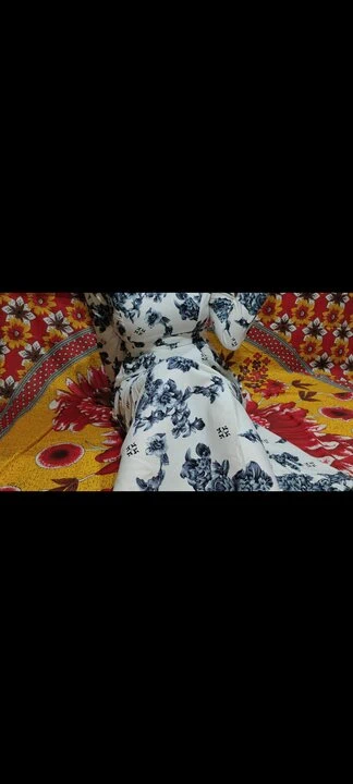 Pinky rai yenge beyaz frakta kocasına biniyor ve boşalana kadar lanet.