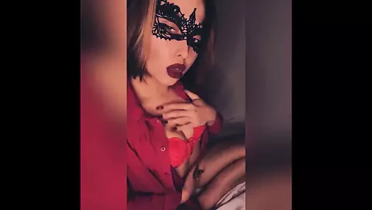 Sıcak bebeğim senin için dans ediyor