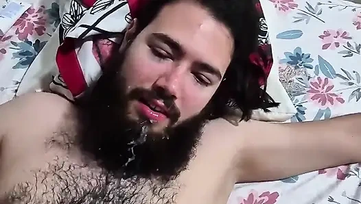 Komşumun Sakalındaki Göğüslerimden Süt