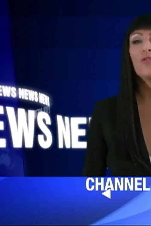 Güzel ve seksi esmer siyah bir yarak ve arkadaşı tarafından sokakta sikiliyor