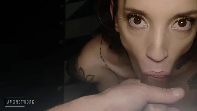 Üvey kardeşimi emiyorum