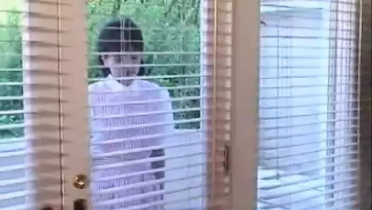 Seksi sarışın ve esmer lezbiyen fahişeler amında dildoyla kendilerini tatmin ediyor