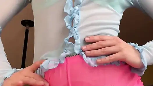 Mutlu yıllar arifesi! Bu gece bir oyun partisine katılacağım, sonra yarın fam zamanı! Yardımınıza ihtiyacım var