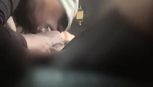 Evinin önünde boğazına boşalma