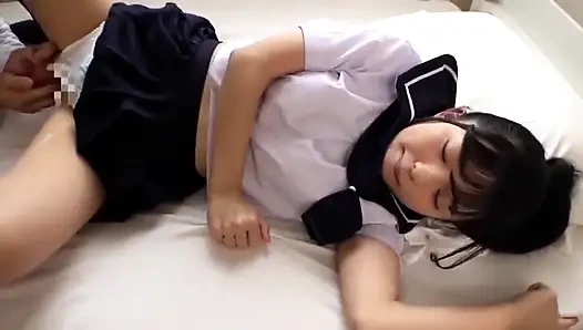 Kalp atışı koridor riski - özel bir dünyada çıplak bacaklar fırçalıyor