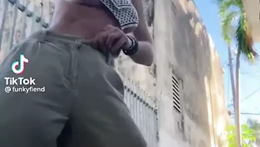 sürtük tiktoker dansı