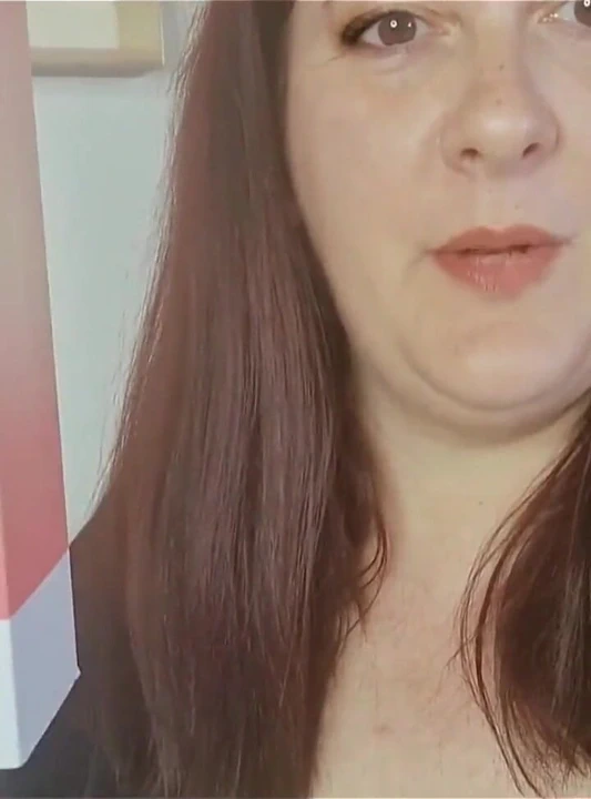 Muhteşem İtalyan orta yaşlı seksi kadın honeyplaybox'tan terri ile harika bir orgazm yaşıyor