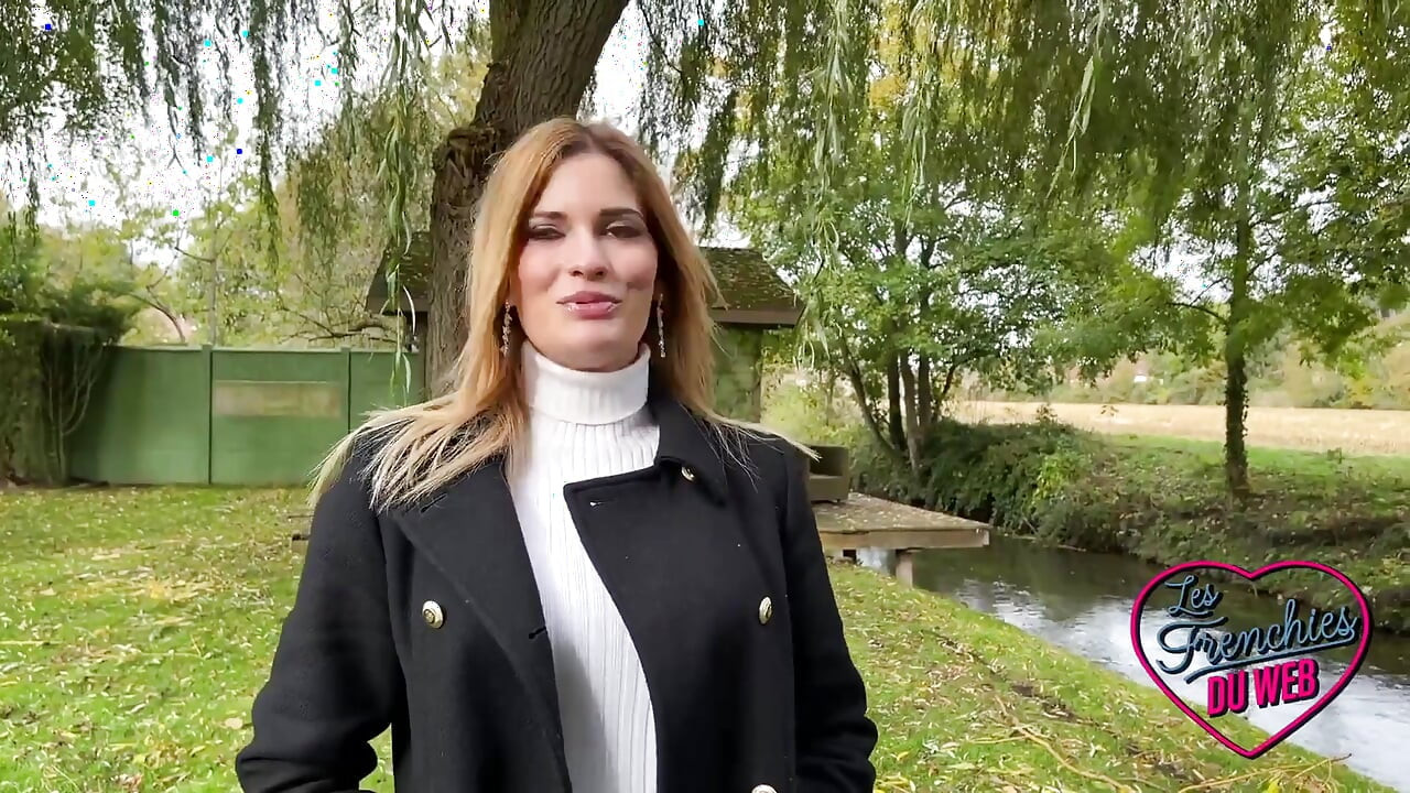 Genç kız Rose ilk kez kamera önünde seks yapıyor