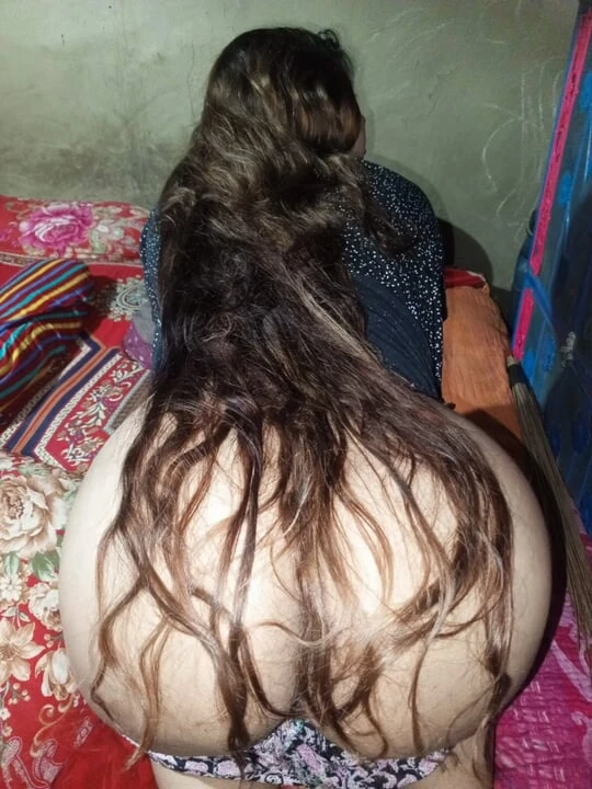 Очень сексуальная большая задница Сима Саркар - это удивительное видео траха в Гульшане, Дакка.