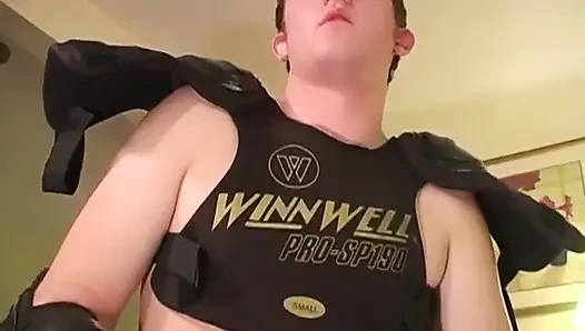 Hokey oyuncusu viteste mastürbasyon yapıyor