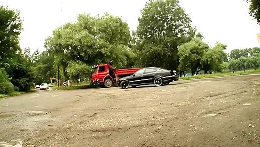 Üçlü çifte penetrasyon o azgın genç sürtüğü sikiyor!