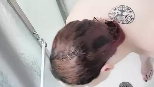 Beni duşta izlemekten hoşlanıyor musun?