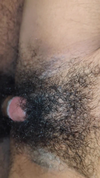 Эмоциональный момент из "Индийская бхабхи с ее бойфрендом, полное удовольствие"