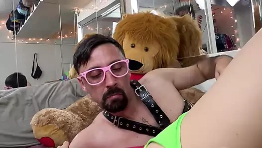 Kadın bakış açısı Şili cazibesi: mavi saçlı bir kızla tutku gecesi