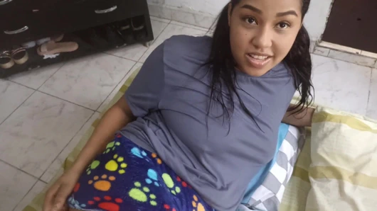 Bir üniversite öğrencimi sikiyorum, o büyük memeli çok güzel bir esmer