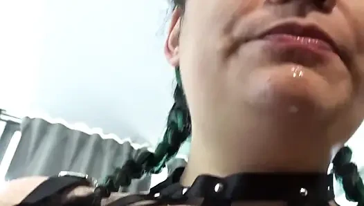 Latin kaltak iyi bir yarak alıyor ve tüm dölümü üzerine atıyorum