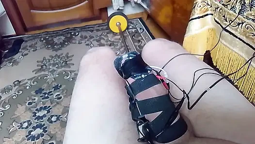 Çok büyük elektro boşalması. Çok güçlü boşalma. İki elektro uyaran seks oyuncağı.