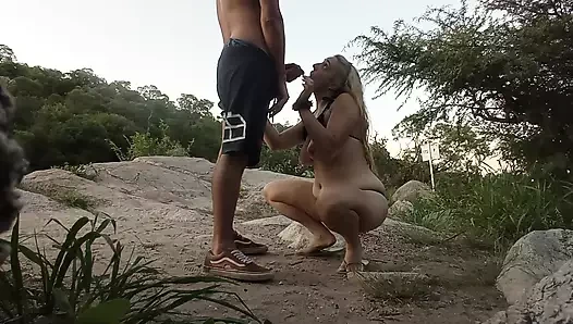 Nehirde bir yabancıyla seks yapıyorum. arjantinli amatör açık seks