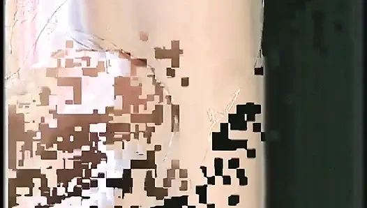 Genç esmer kadın aygırı iç çamaşırlı sikiyor