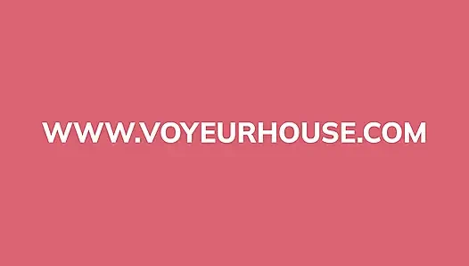 Stella küvette rahatlıyor